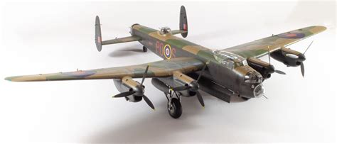 Hong Kong Models 1/32 Avro Lancaster Mk. I Bomber Kit