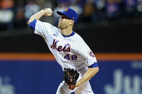 Mets believe Jacob deGrom prefers to stay if contract is similar