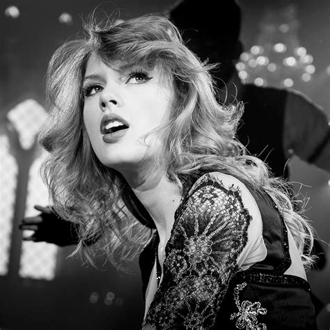 Taylor Swift | Taylor swift pictures, Taylor swift album, Long live taylor swift