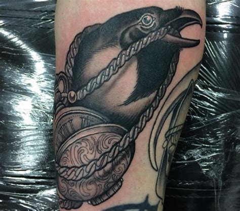 20 Helpful magpie tattoos and the meanings - Nexttattoos