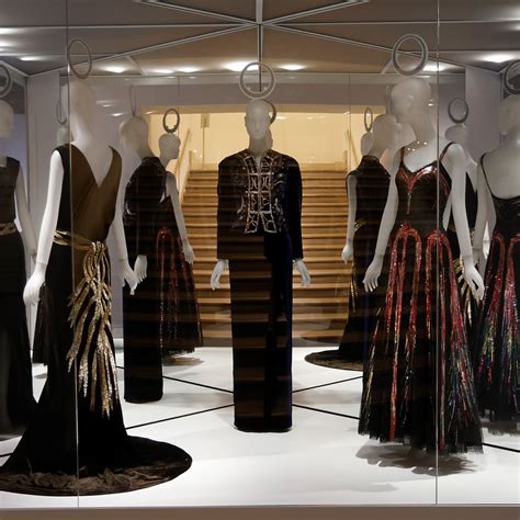 De Elsa Schiaparelli a Iris van Herpen: el MET homenajea el papel de las diseñadoras en la moda