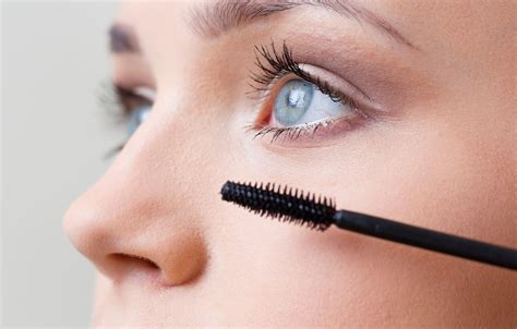 Top 10 MAC Mascara And Their Unique Benefits | www.topbeauti.com