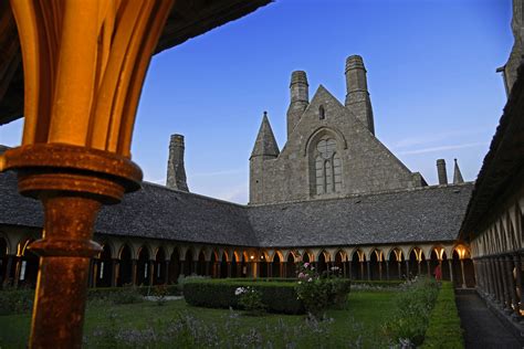 Mont St-Michel - Cloister at Night (1) | Mont Saint-Michel | Geography im Austria-Forum