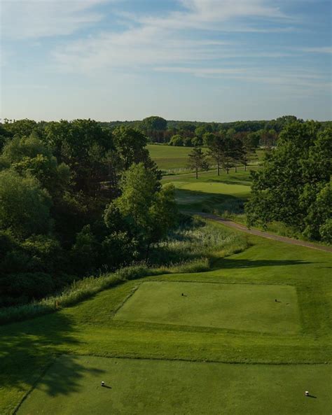 The Oaks Golf Course, Cottage Grove, Wisconsin - Golf course information and reviews.