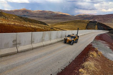 20-km Turkish wall on Iran border to prevent migrant wave built | Daily Sabah