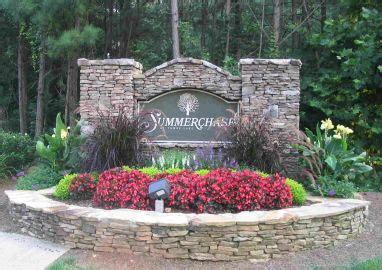 subdivision entrances | Established in 1988, Summerchase is a premier 208 home subdivision ...