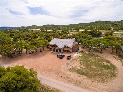 texas-hunting-lodge - OX Ranch