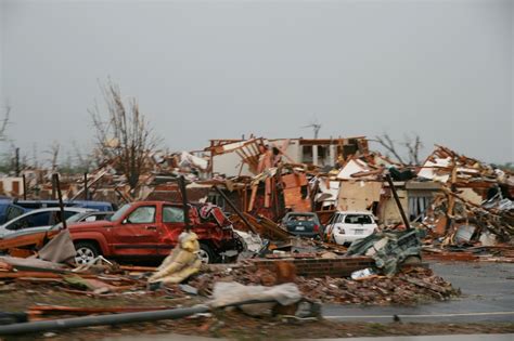 File:2011 Joplin, Missouri tornado damage.jpg - Wikipedia