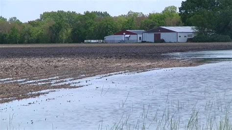 North Dakota Begins Planting Despite Record Snowfall - YouTube