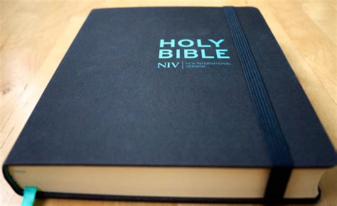 Zondervan Publishers Respond To Missing NIV Bible Verses Allegation ...