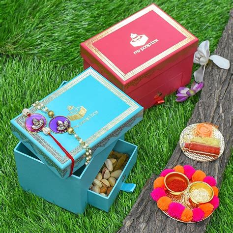 Online rakhi gift hampers for brother