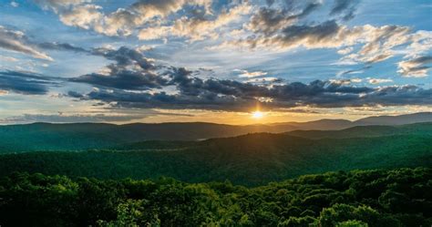 Hiking Heaven: Finding The 10 Best Trails In North Carolina's Great ...