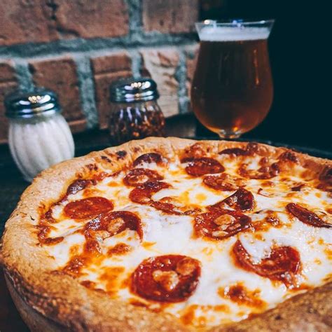 50 Best Pizza Places in Chicago, Ranked | UrbanMatter