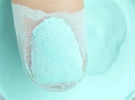 The Dip-Powder Manicure Trend You’ve Been Seeing On Instagram Isn’t New ...