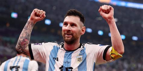 Argentina beat Croatia to reach final: Alvarez stars, magical Messi ...