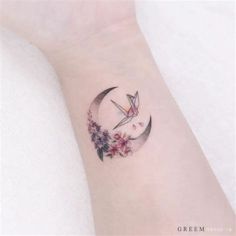 31 Paper Crane Tattoos Meanings – Symbolic Representations Of Hope ...