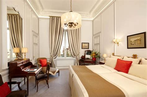 Hotel Regina Louvre | paris 5 star accommodation | Rooms