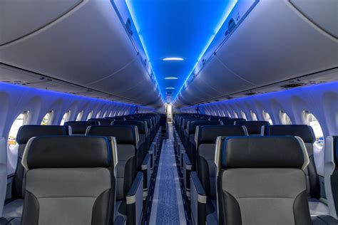 Breeze Airways Unveils First Airbus A220-300 Aircraft