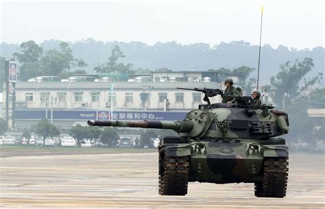 Republic of China (Taiwan) Army CM-11 main battle tank during a military exercise [1200x773 ...