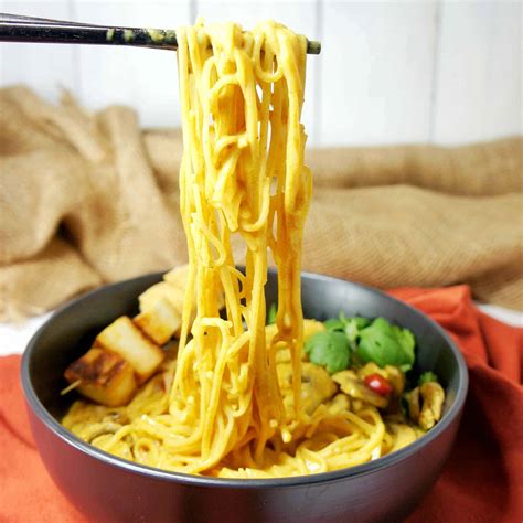 Yellow Curry Noodles - Sweet Caramel Sunday