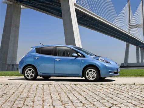 Renault & Nissan Celebrate 350,000 Electric Vehicles Sold All Around the World - autoevolution