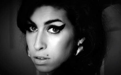 Amy Winehouse: Giving Girls Unrealistic Eyeliner Expectations Since ...