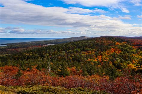 6 Best Places to See Upper Peninsula Fall Colors