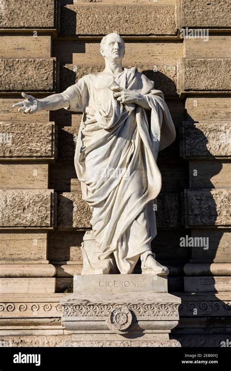 Statue of the Roman orator Cicero outside of the Palace of Justice in Rome, Italy Stock Photo ...