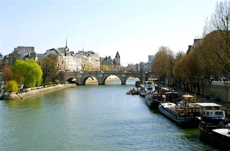 P18/Paris/Seine River and Old Pont Neuf/Ile de La Cité | Flickr
