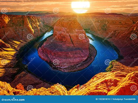 Sunrise at Horseshoe Bend in Grand Canyon National Park. Horseshoe Bend ...