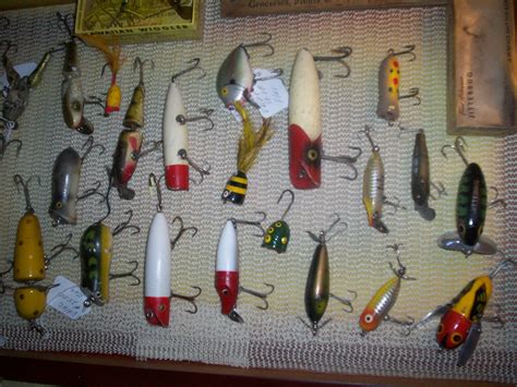 COLLECTION OLD FISHING LURES | Collectors Weekly