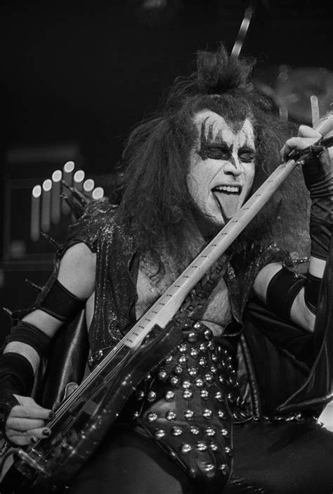 Gene Simmons ☆ - KISS Photo (33386384) - Fanpop