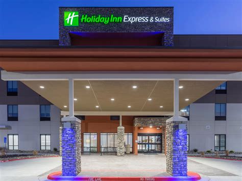 Kid Friendly Kansas City Area Hotel in Kearney, MO | Holiday Inn Express Kearney