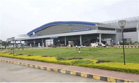 13 bullets found in a woman’s bag at Visakhapatnam airport | INDToday