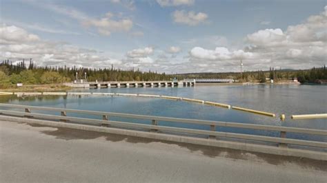 Police search for youth who may have drowned near Seebe Dam | CBC News