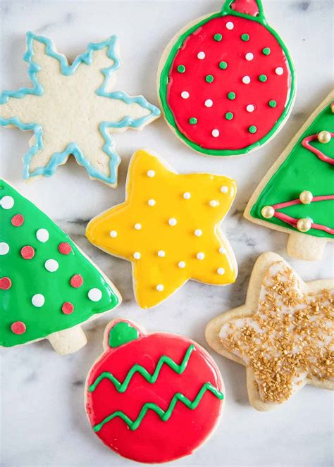 EASY Christmas Sugar Cookies - I Heart Naptime