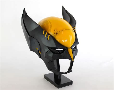 Wolverine helmet - ilustrastudios