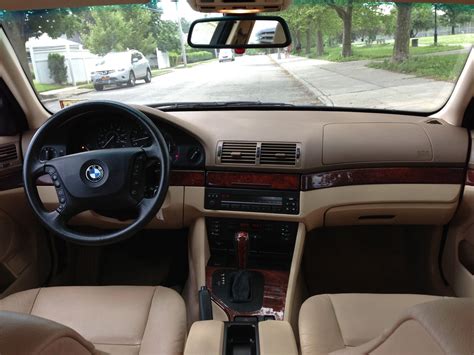 2003 Bmw 525i interior