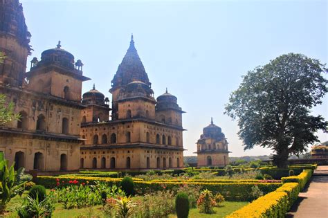 Admiring the Fine Architecture of the Chhatris of Orchha | India - Nomadic Experiences