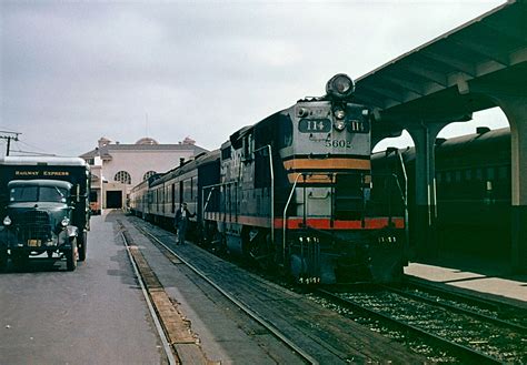 1960's PHOTO Southern Pacific RR OREGON CITY OR DEPOT First-class design and quality FREE ...