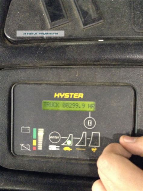 Hyster (reach Truck) Forklift