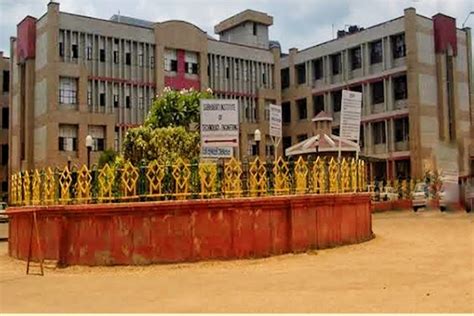 SN Medical College Agra Campus: Photos, Virtual Tour