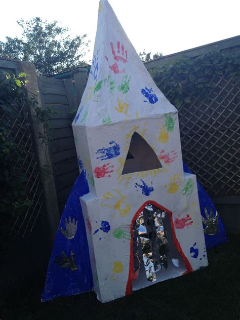 DIY Children's Cardboard spaceship- We made a spaceship! Made out of cardboard boxes ...