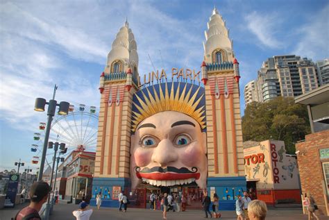 Woody at Home: Luna Park @Sydney