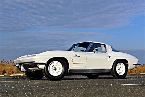 Big-Tank 1963 Chevrolet Corvette Z06: One of the Rarest American Cars ...