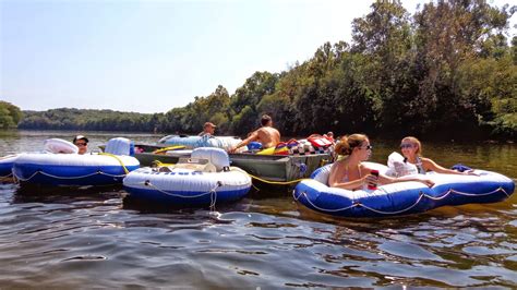 The Thrifty Gypsy's Travels : Redneck Yacht Club (Tubing the James)