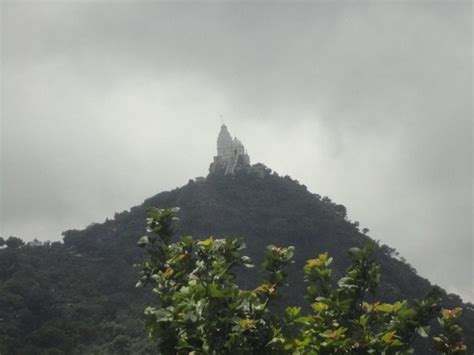 Parasnath Hill - the revered pilgrimage of Shikharji in Giridih - Ghumakkar - Inspiring travel ...