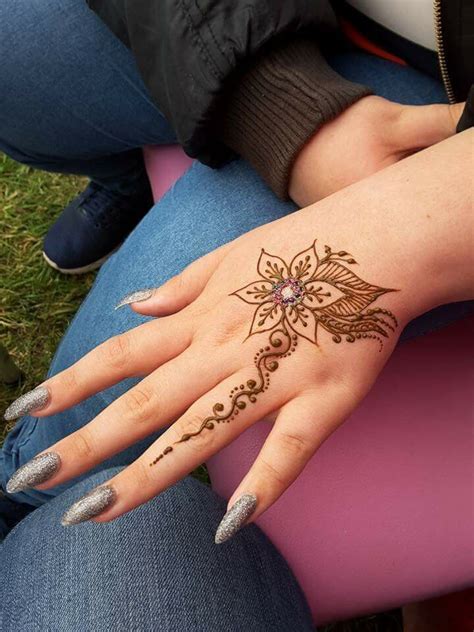 Cute Henna Tattoos, Henna Inspired Tattoos, Pretty Hand Tattoos, Henna ...