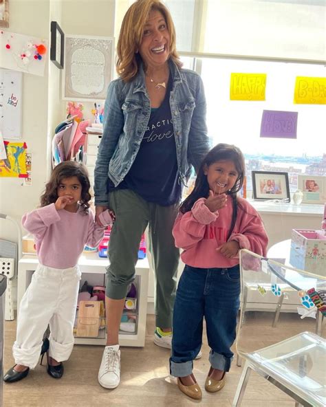 Hoda Kotb returns to 'Today,' reveals daughter's hospitalization