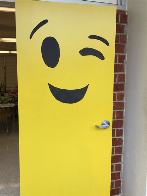 Bulletin Board Emoji Classroom Door Decorations Classroom Emoji ...